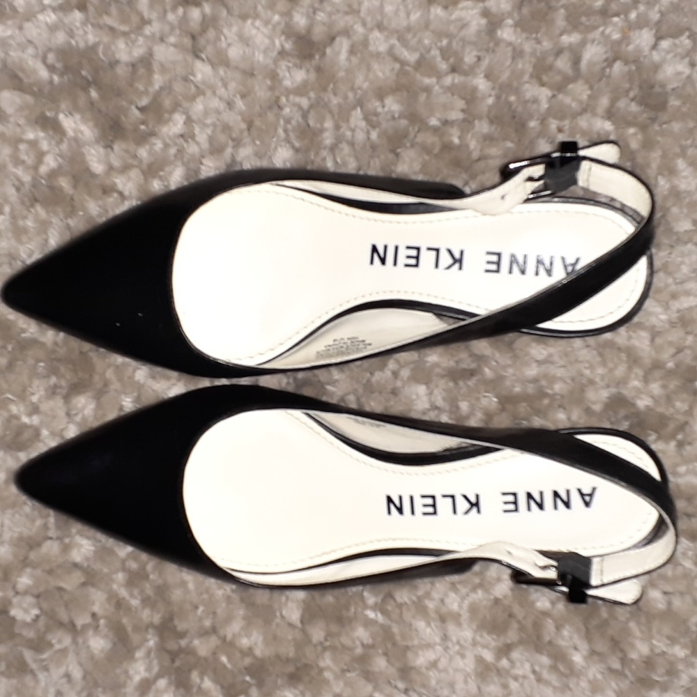 Anne Klein Low Heel Pumps Kitten Heels Black Leather Slingback Pointed Toe